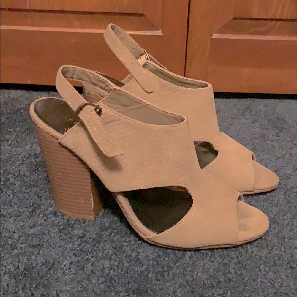 High heel sandals